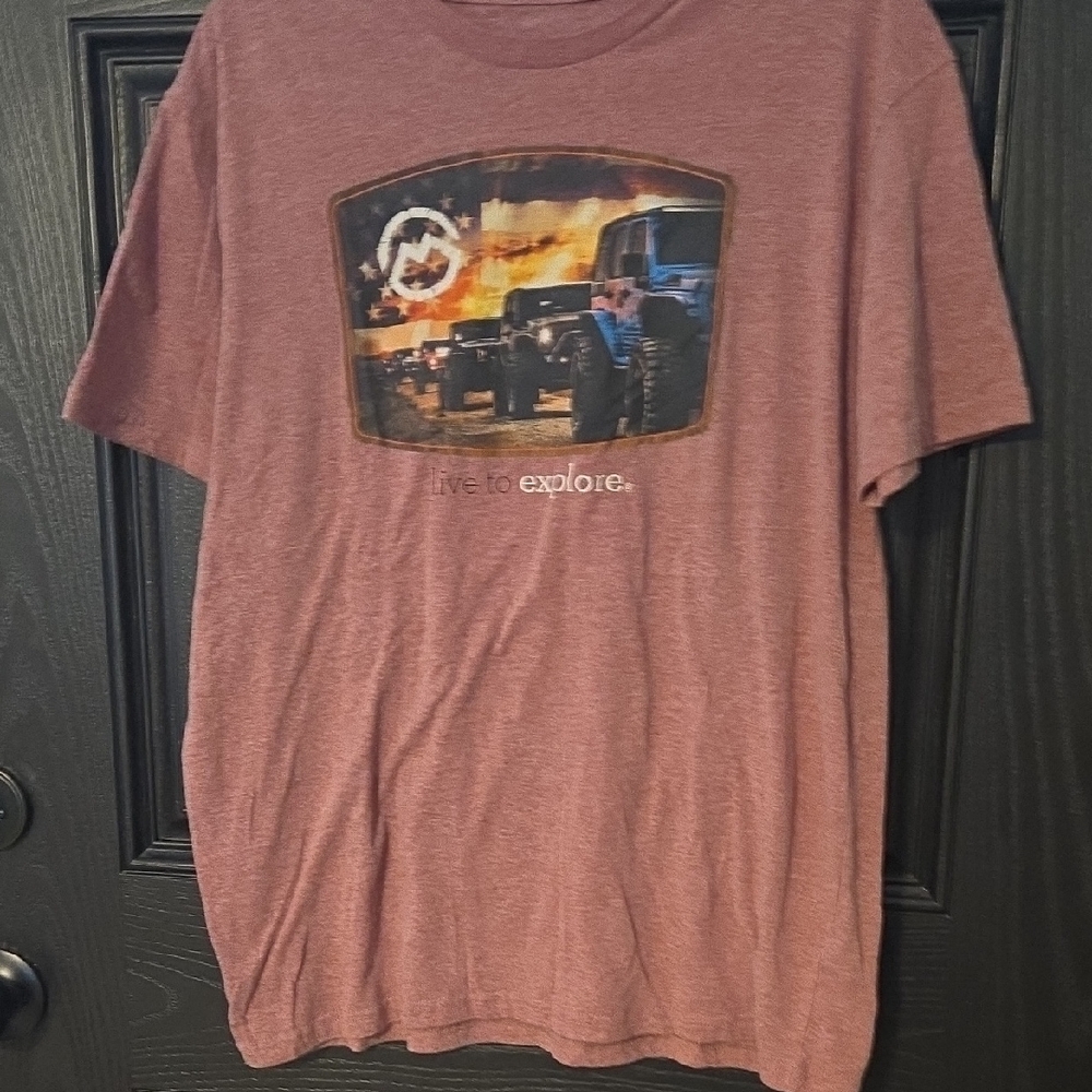 Magellan Outdoors Maroon Graphic T-Shirt
